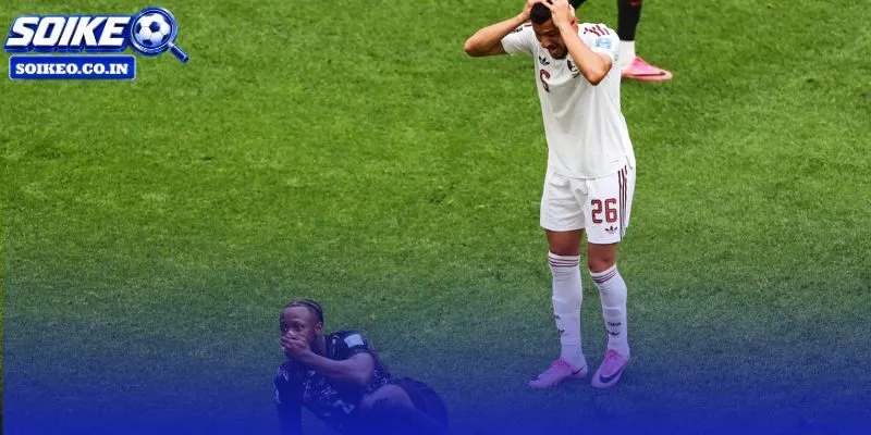 FIFA ra án treo giò 5 trận với Assim Madibo sau pha phạm lỗi nghiêm trọng